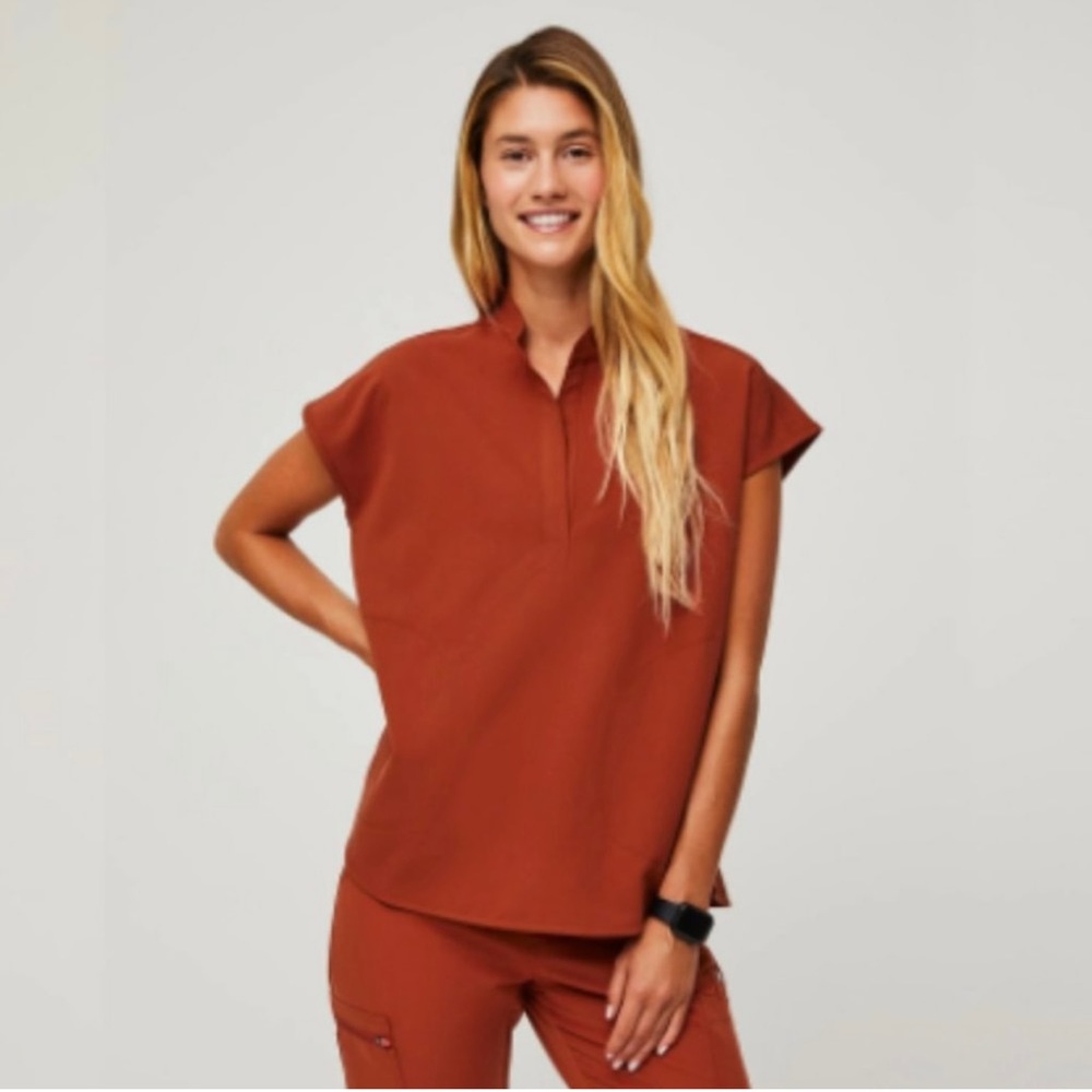 Medium-FIGS-Womens-Auburn-Rafaela-Scrub-Top